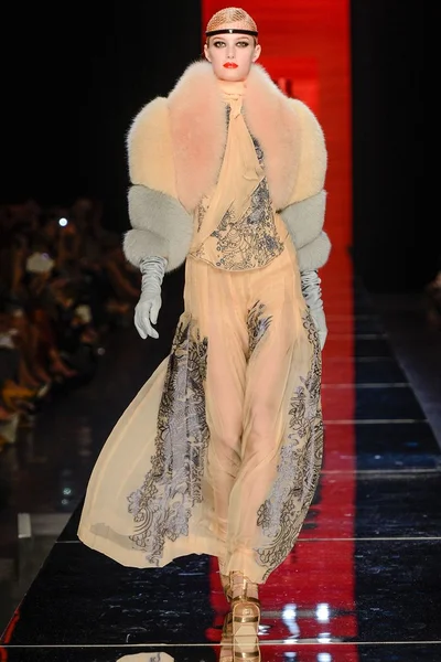 Look 24